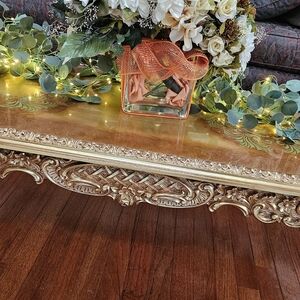 Illuminated Floral Centerpiece in Glass Vase